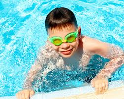 آموزش شنا در خمینی شهر - آموزش شنا کودکان - آموزش شنا خردسالان | آکادمی شنا خمینی شهر
